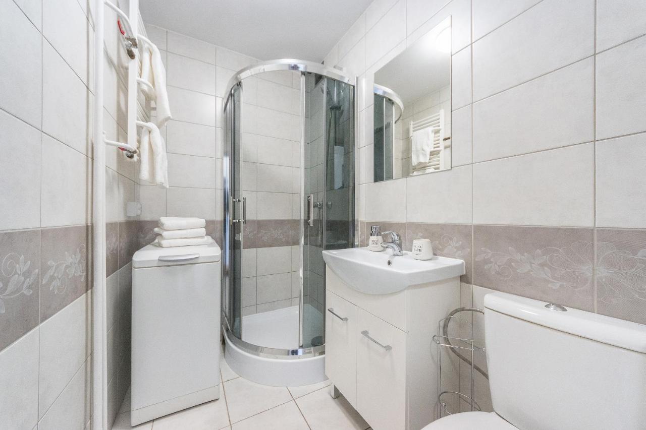 Glow Apartments, Apartament Kolobrzeska Gdansk Luaran gambar