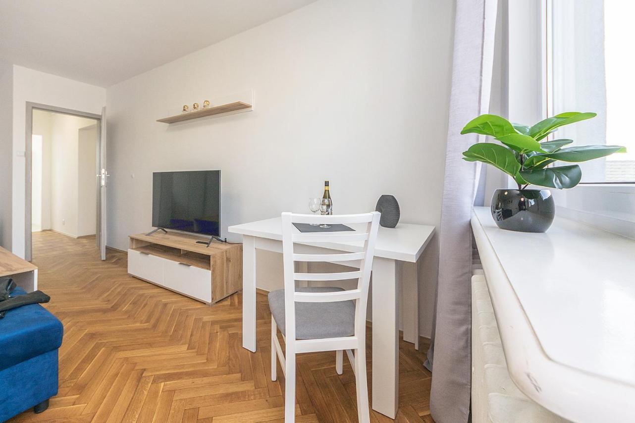 Glow Apartments, Apartament Kolobrzeska Gdansk Luaran gambar